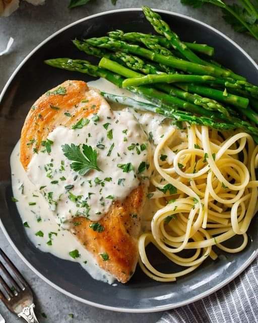 Creamy garlic herb chicken 😋