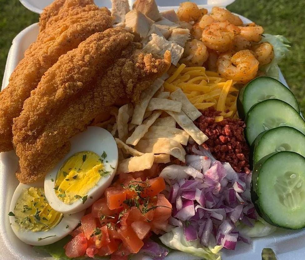 Catfish with grilled chicken shrimp salad 🥗