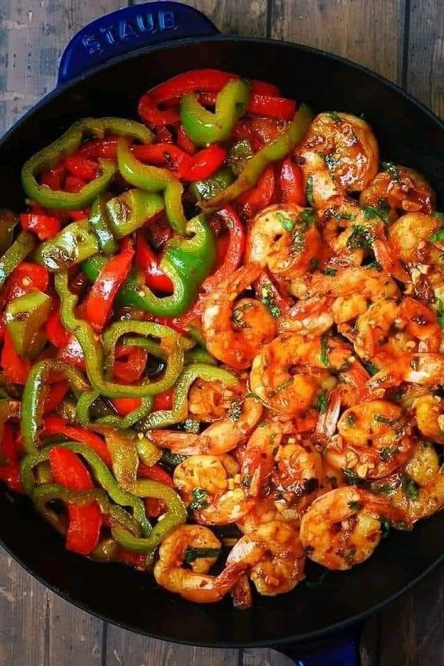 Shrimp with Bell Peppers, Garlic and Sweet Chili Sauce