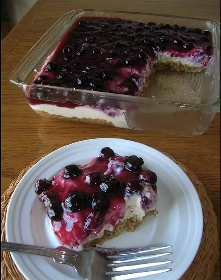 FRESH BLUEBERRY CHEESECAKE