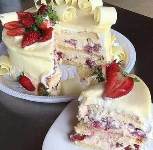 Best Ever Strawberry Cake