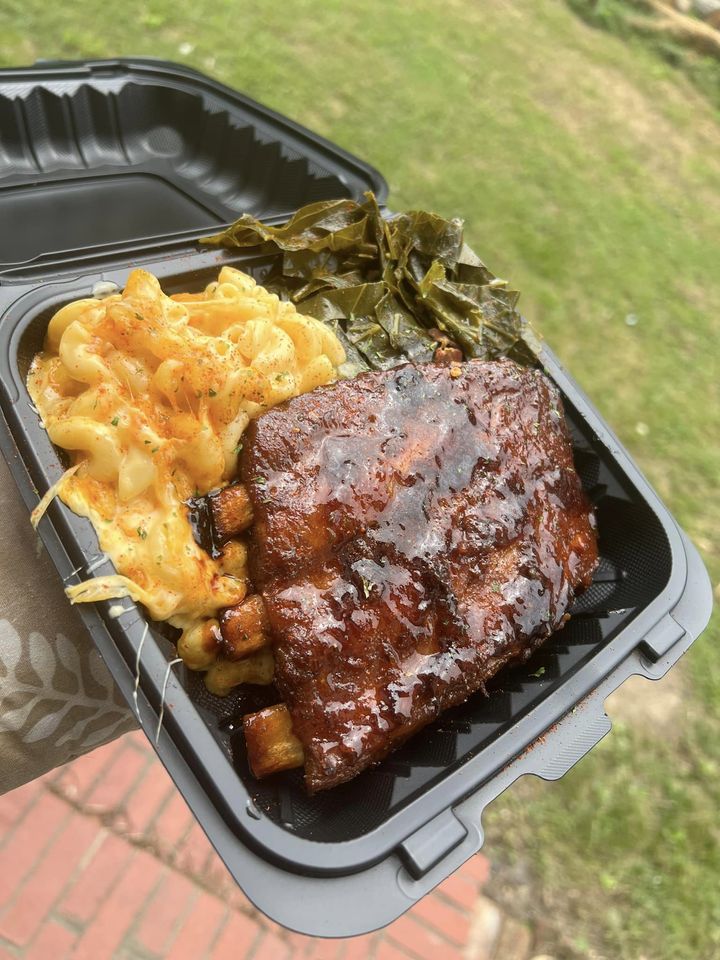 BBQ Ribs, Baked Mac and cheese w/ Collard Greens 🤭😍