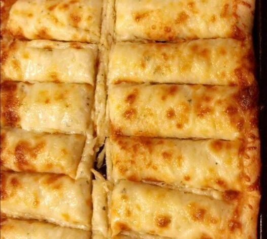 Vegan cheesy garlic breadsticks