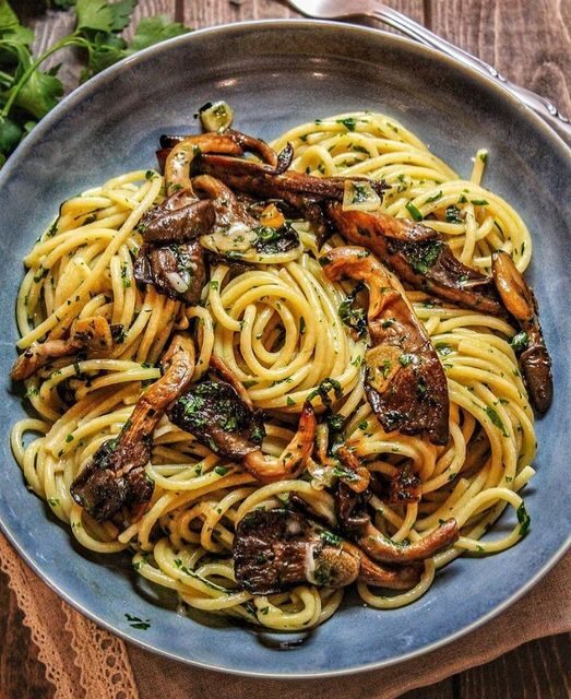 Weight watcheres Aglio e Olio with Oyster Mushrooms