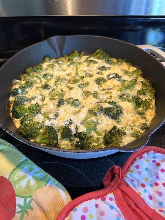 CRUSTLESS BROCCOLI AND COTTAGE CHEESE PIE