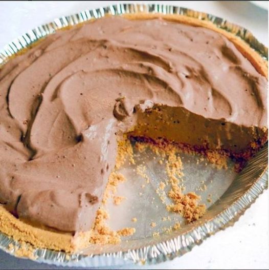 Easiest-ever 4-ingredient chocolate pie Recipe