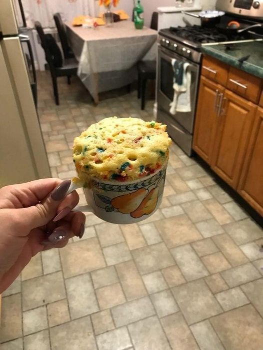 BANANA BREAD MUFFIN IN A MUG