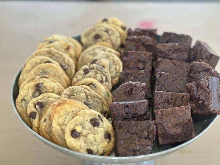 Vegan Salted Chocolate Chip Cookies