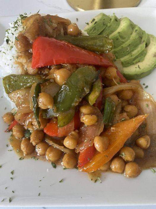 VEGAN CHICKPEAS STIRFRY OVER JASMINE RICE & AVOCADO