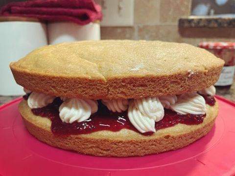 VEGAN VICTORIA SPONGE