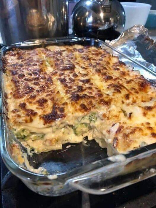Chicken and Broccoli Cheesy Casserole Low Carb