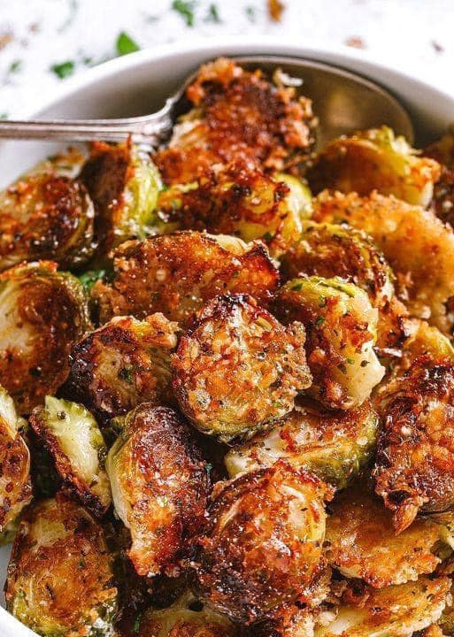 GARLIC PARMESAN ROASTED BRUSSEL SPROUTS