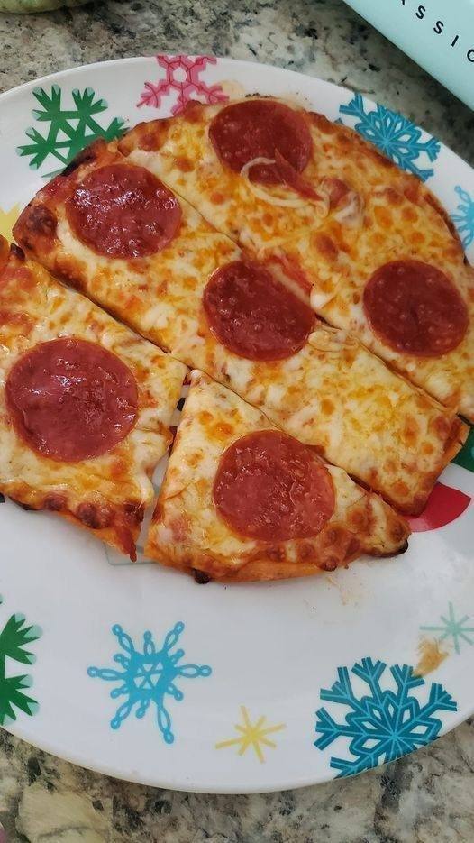 KETO-FRIENDLY PIZZA