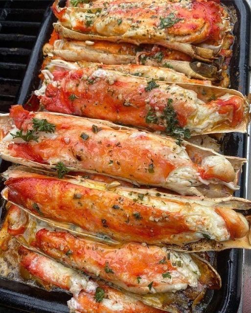 Baked Crab Legs in Butter SauceðŸ˜Ž