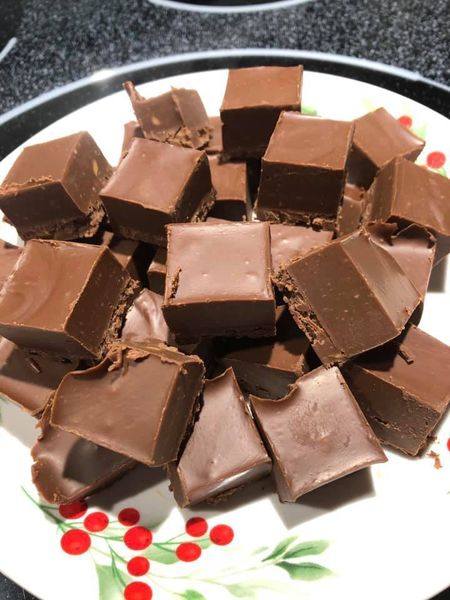 KETO PEANUT BUTTER FUDGE