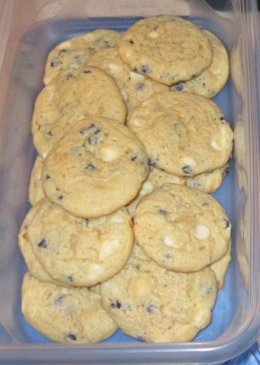 BLUEBERRY CHEESECAKE COOKIES