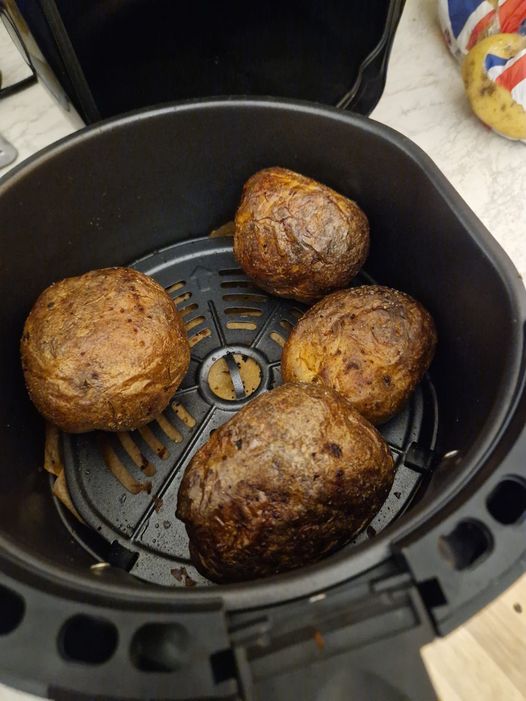 Air Fryer Baked Jacket Potatoes – Yummly Recipes