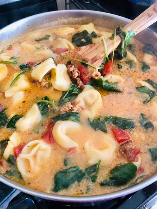 vegan sausage, tortellini and spinach soup