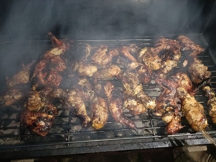GRILLED BBQ CHICKEN WINGS