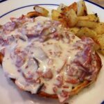 CREAMED CHIPPED BEEF ON TOAST😎