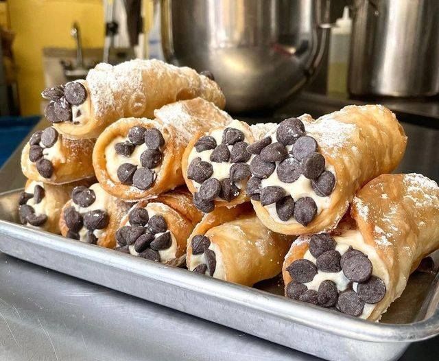 Chocolate Chip Cookie Cannolis