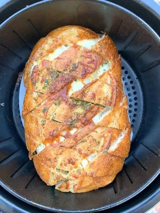 Air Fryer Pull Apart Cheese Garlic Bread