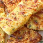 KETO CHEESY GARLIC BREAD