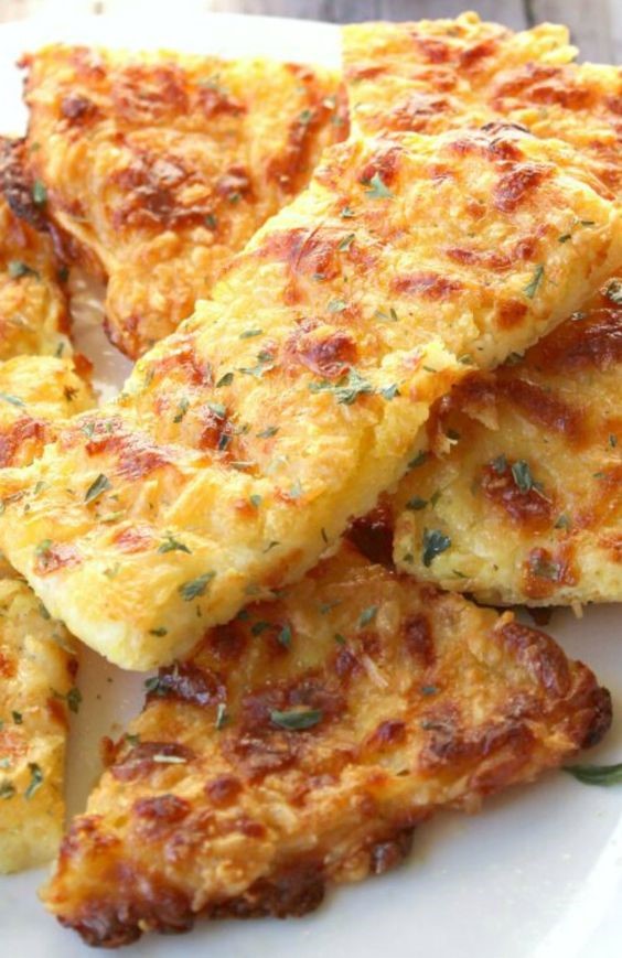 KETO CHEESY GARLIC BREAD