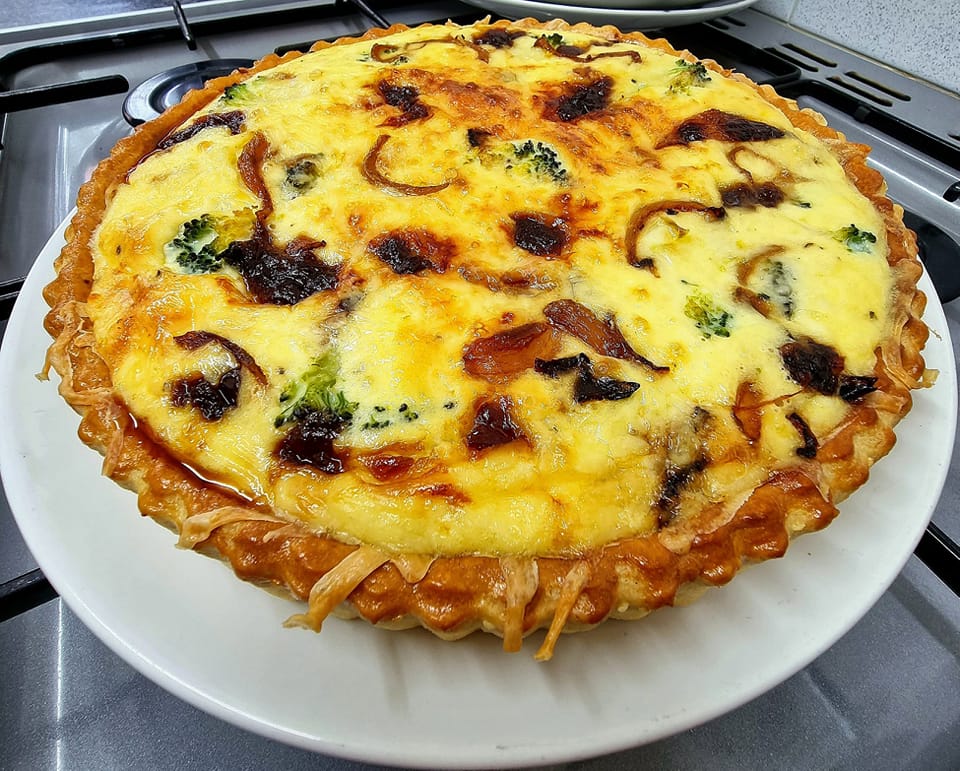 CHEESE, ARUGULA (ROCKET) & CARAMELISED ONION QUICHE