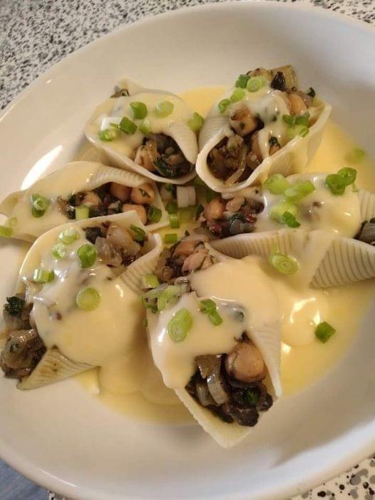 Vegan stuffed shell