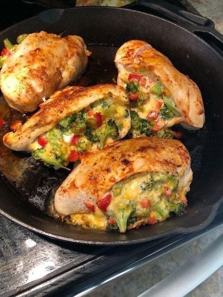 Chicken-breast-stuff with cheese & broccol😎