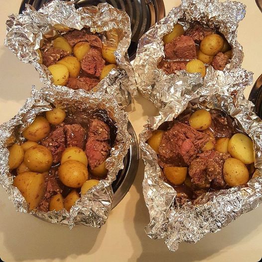 GARLIC STEAK AND POTATO FOIL PACKS😎