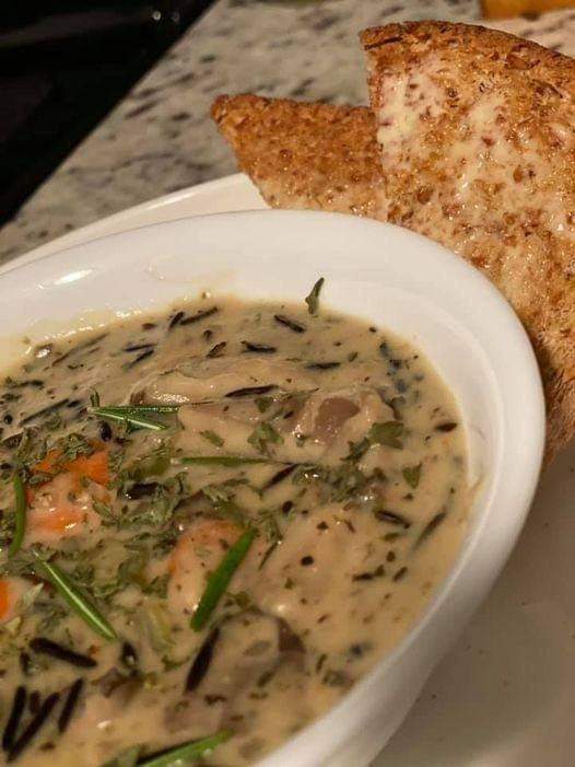 Creamy vegan wild rice & oyster mushroom soup