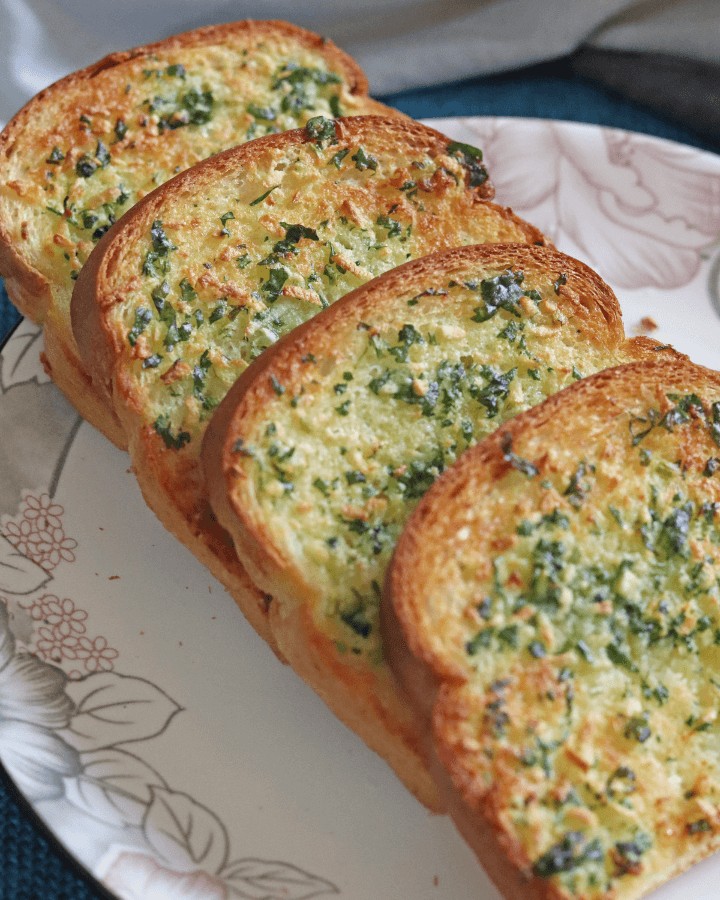 Air Fryer Garlic Bread