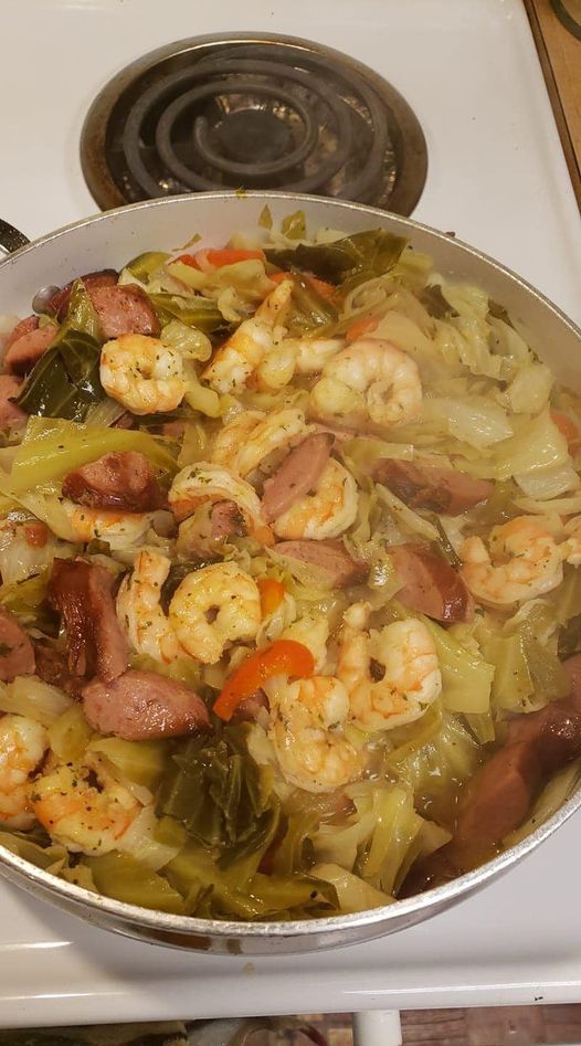 Keto Fried cabbage with sausage and shrimp