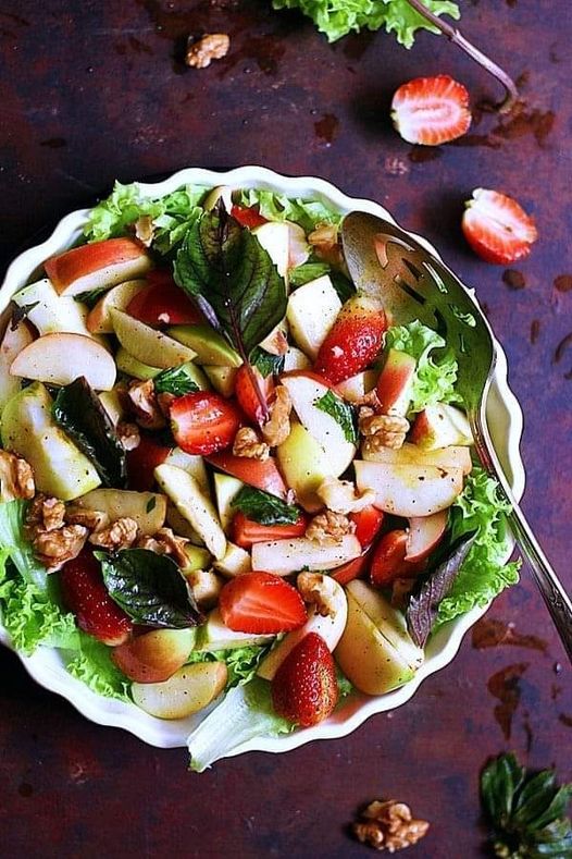 VEGAN APPLE WALNUT SALAD