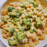 CHICKPEAS AND BROCCOLI WITH WHITE SAUCE