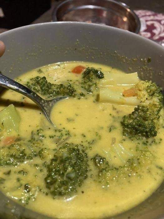 Vegan Broccoli Cheddar Soup
