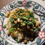 AVEGAN CHEEZY CHICKPEAS AND BAKED POTATO