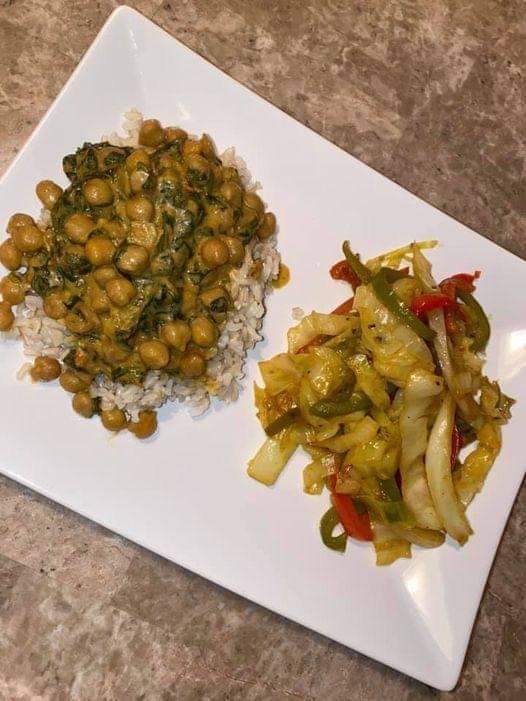 Chickpea curry with fried cabbage