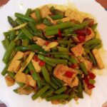 fry green beans with tofu.