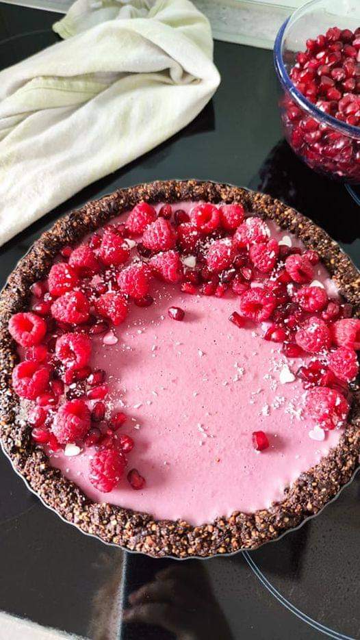 vegan raspberry chocolate tarte