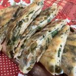 VEGAN SPINACH CHEESE TRIANGLES