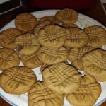 Homemade 3-Ingredient Sugar-Free Keto Peanut Butter Cookies