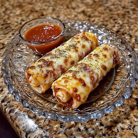 Keto Pizza Roll-ups