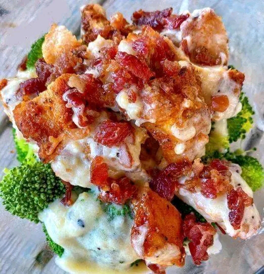 Keto Bacon and Broccoli Chicken Alfredo