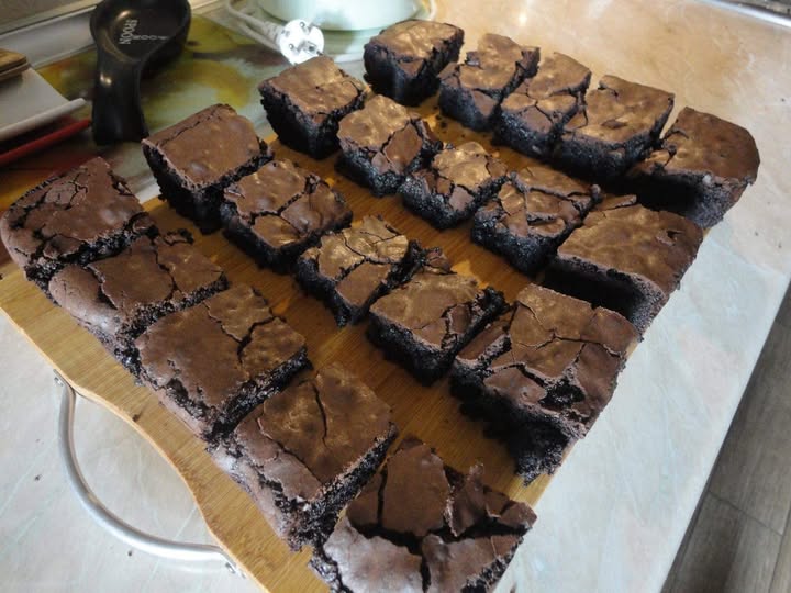 One Point Sheet Pan Brownies