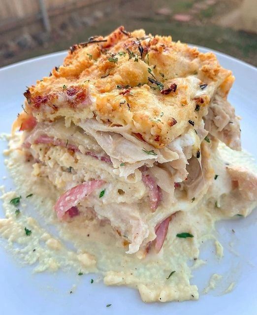 Easy Keto Chicken Cordon Bleu Casserole