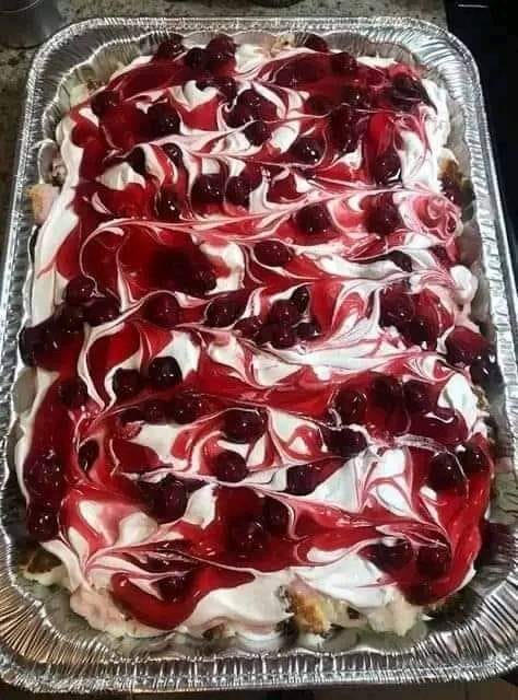 Cheesecake with Cherry Pie Filling