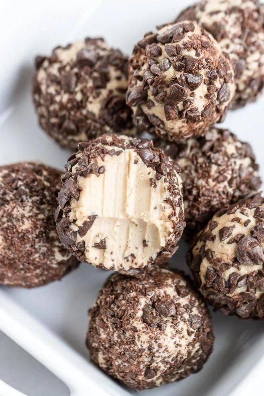 CHEESECAKE KETO FAT BOMBS